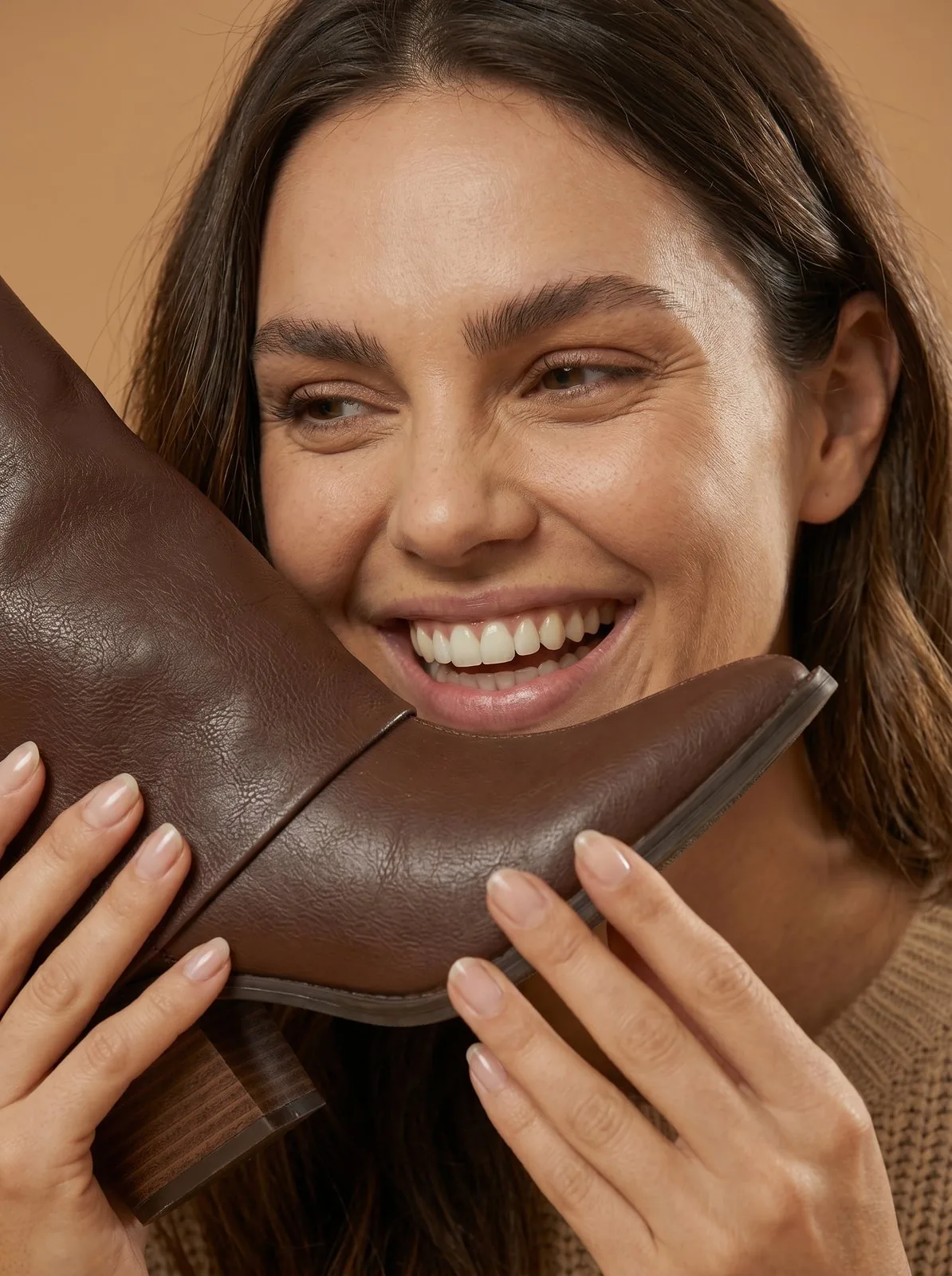 Modelo com bota — lifestyle